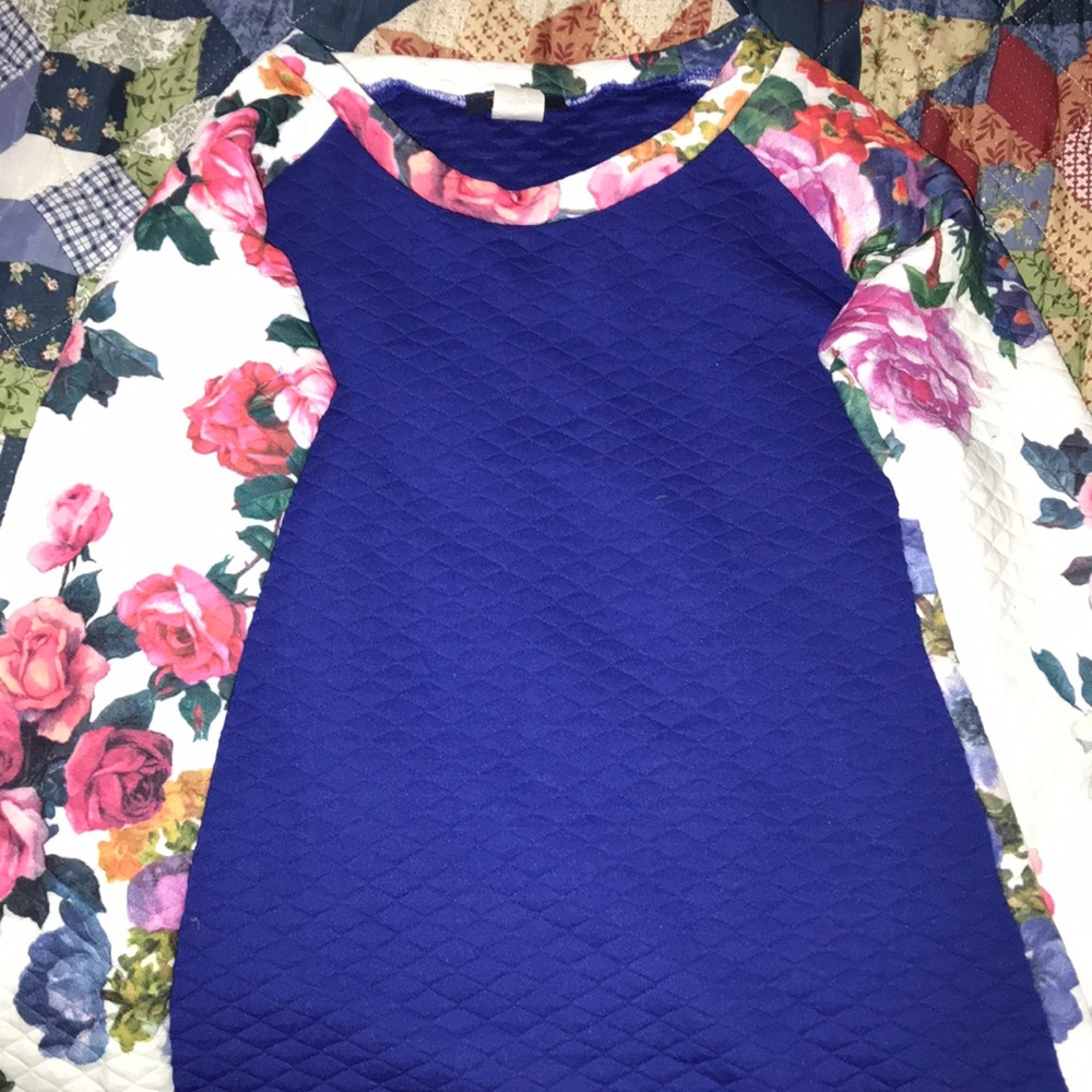 Blue Crewneck/ long Sleeve with floral design